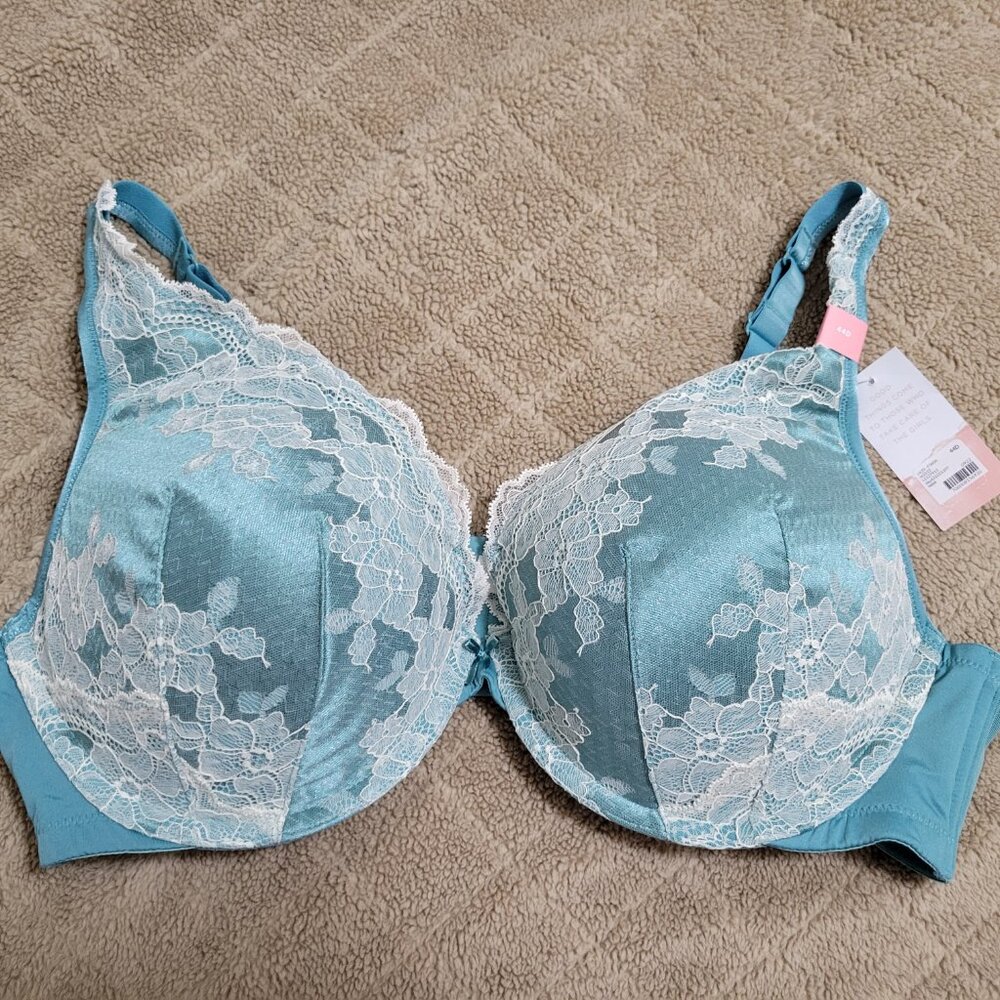 44D Cacique Lace Bra